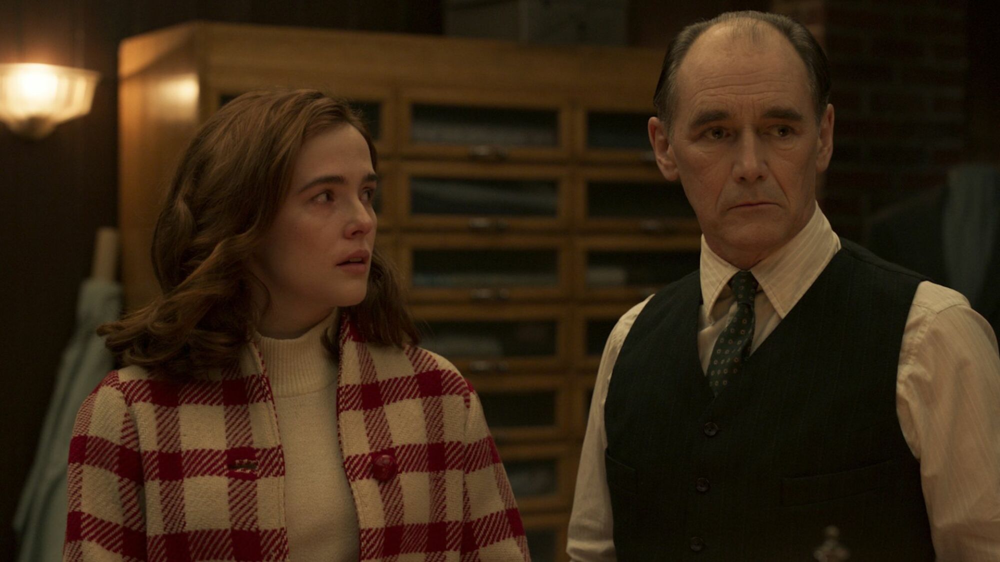  Mark Rylance and Zoey Deutch in "The Outfit."