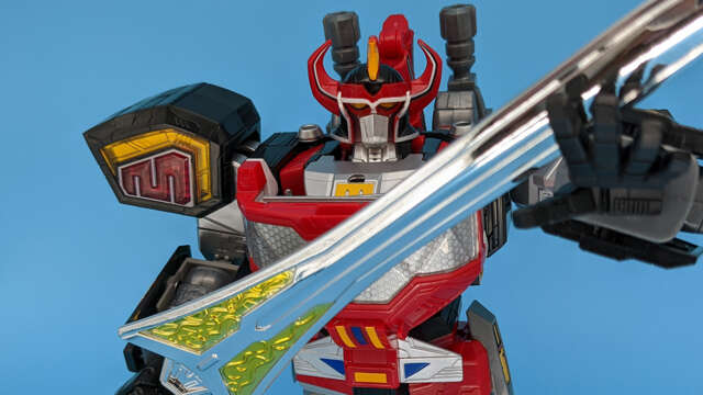 Hasbro’s Mighty Morphin Megazord Is A Must Have For Power Rangers Fans