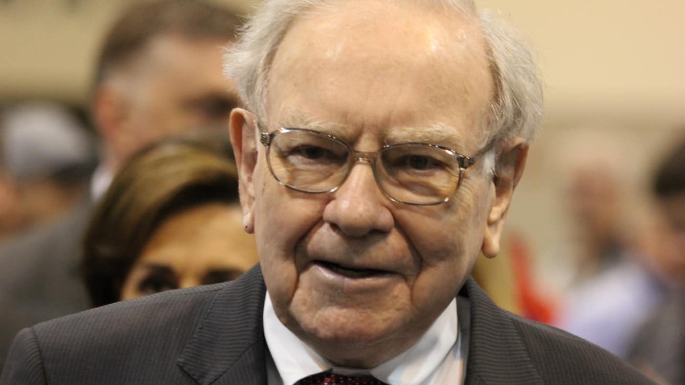 I’m IGNORING Warren Buffett’s advice with the FTSE 100
