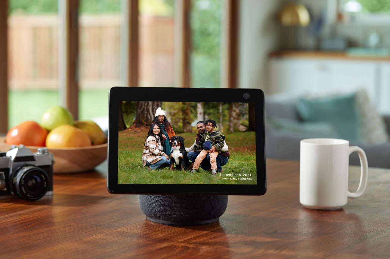 Amazon finally added a good slideshow feature to the Echo Show