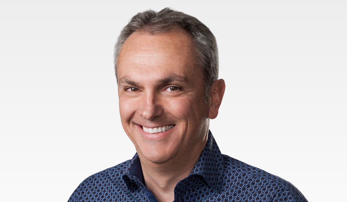 Apple’s Financial Chief Luca Maestri Sells Apple Shares Worth Over $16 Million
