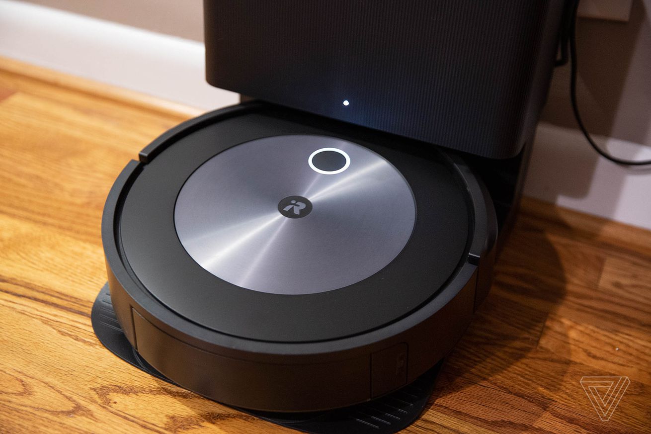 iRobot’s poop-avoiding Roomba j7 vacuum is on sale for $200 off today