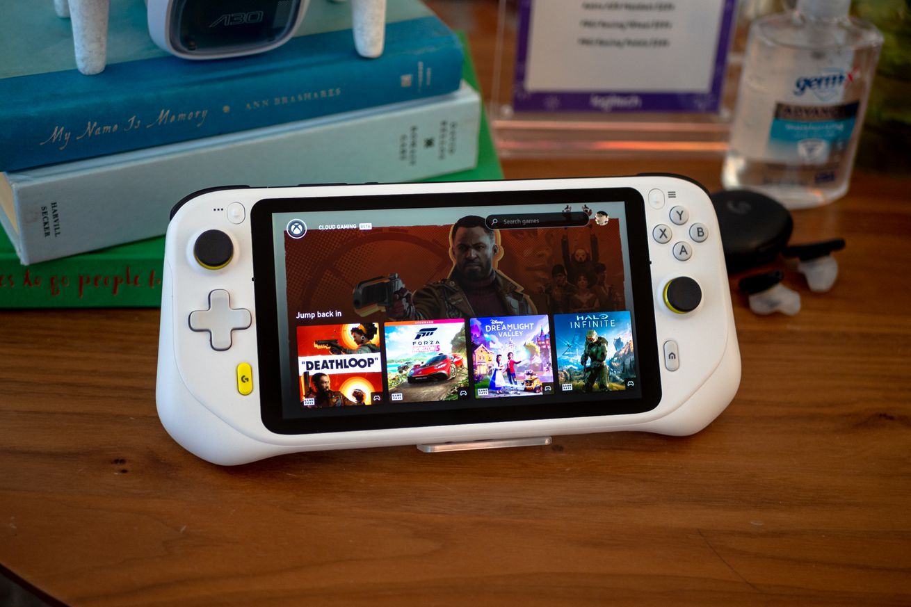 I briefly played with Logitech’s new G Cloud Gaming Handheld