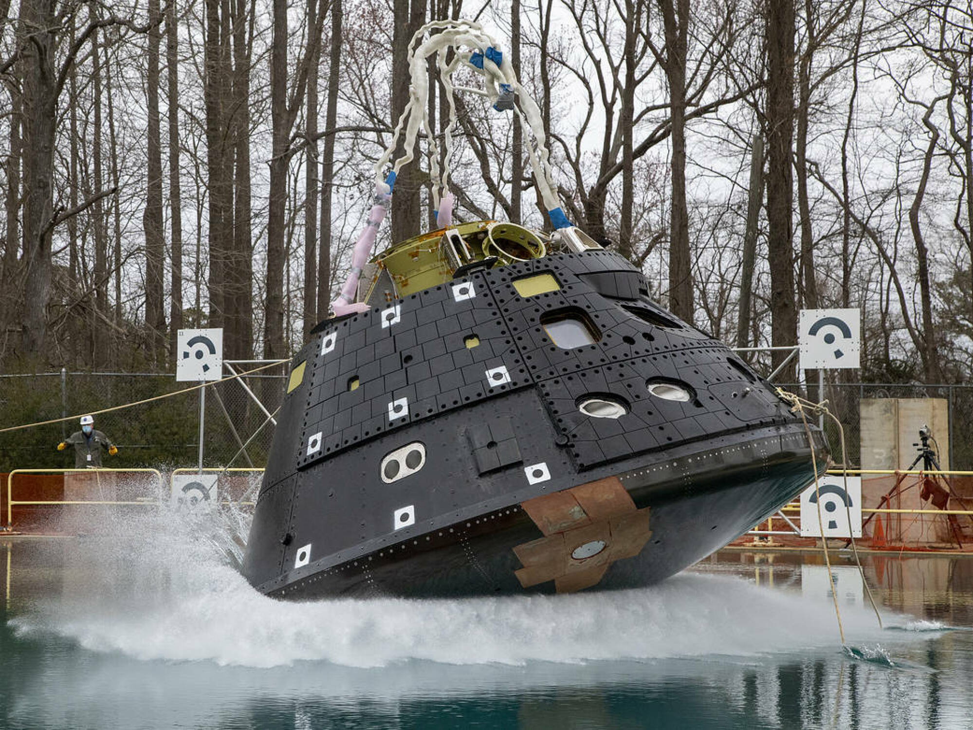 NASA testing the Orion spacecraft landing in a pool