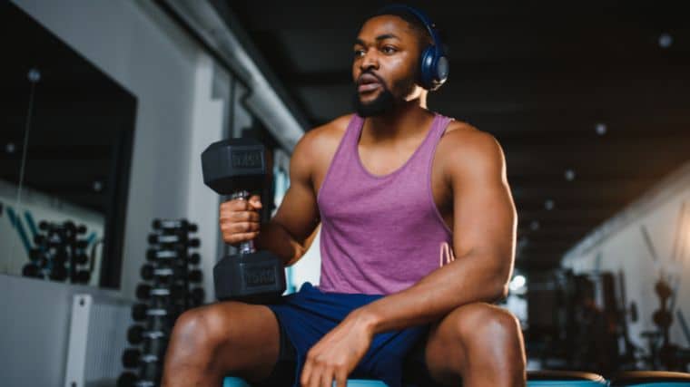4 Workouts With a Single Dumbbell for Muscle, Fat Loss, and More