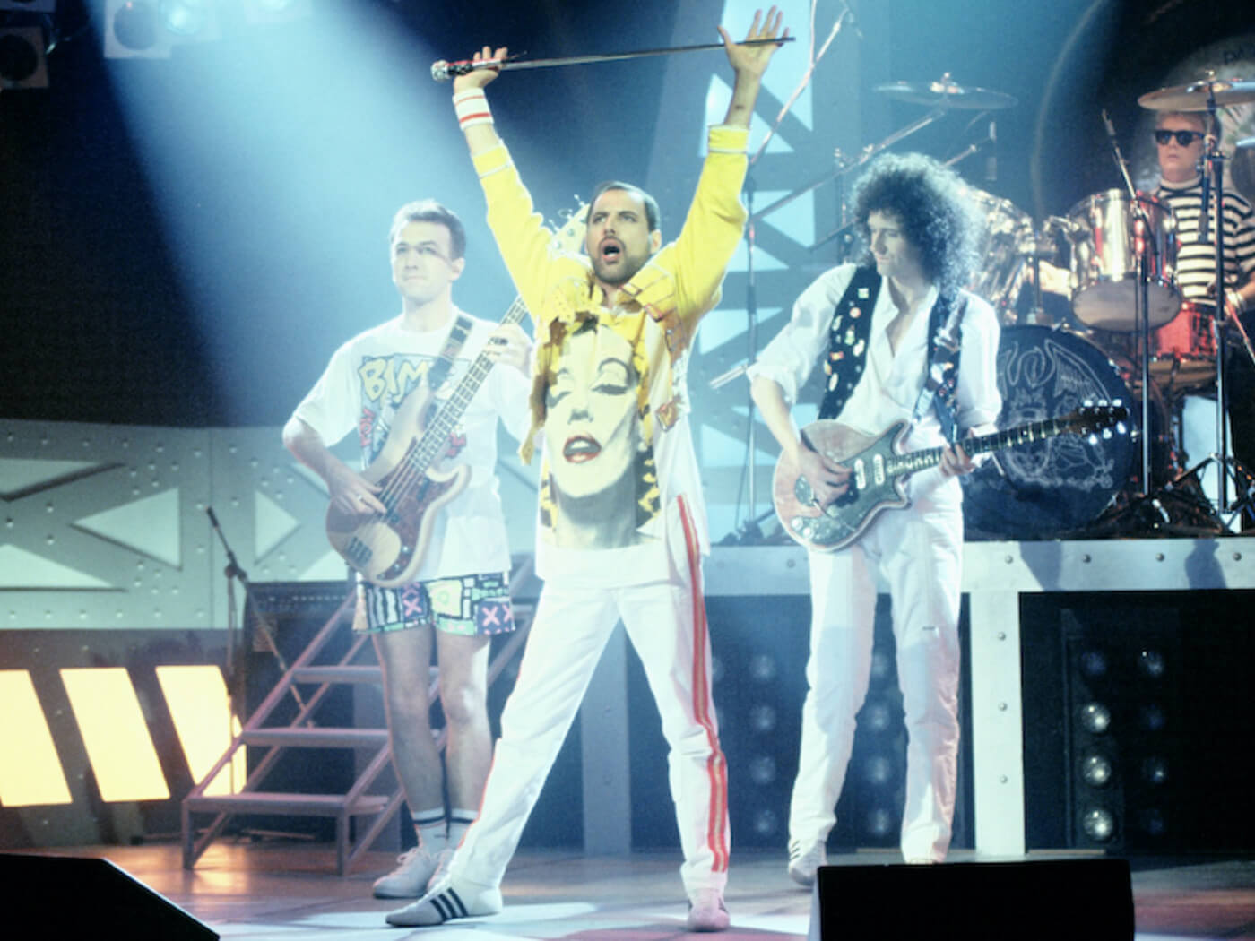 Queen share rediscovered track featuring Freddie Mercury, “Face It Alone”