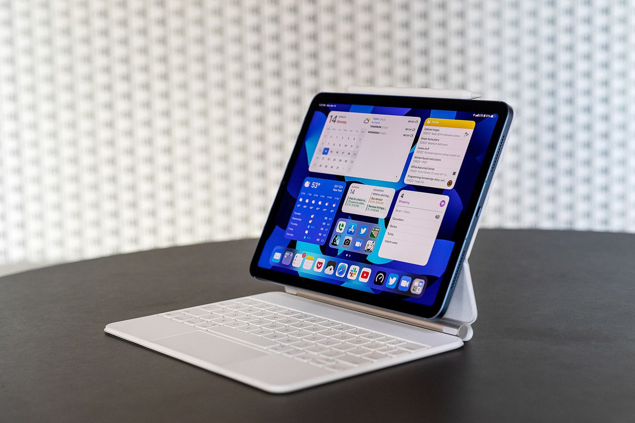 Apple reportedly wants to turn the iPad into a smart display with a new dock