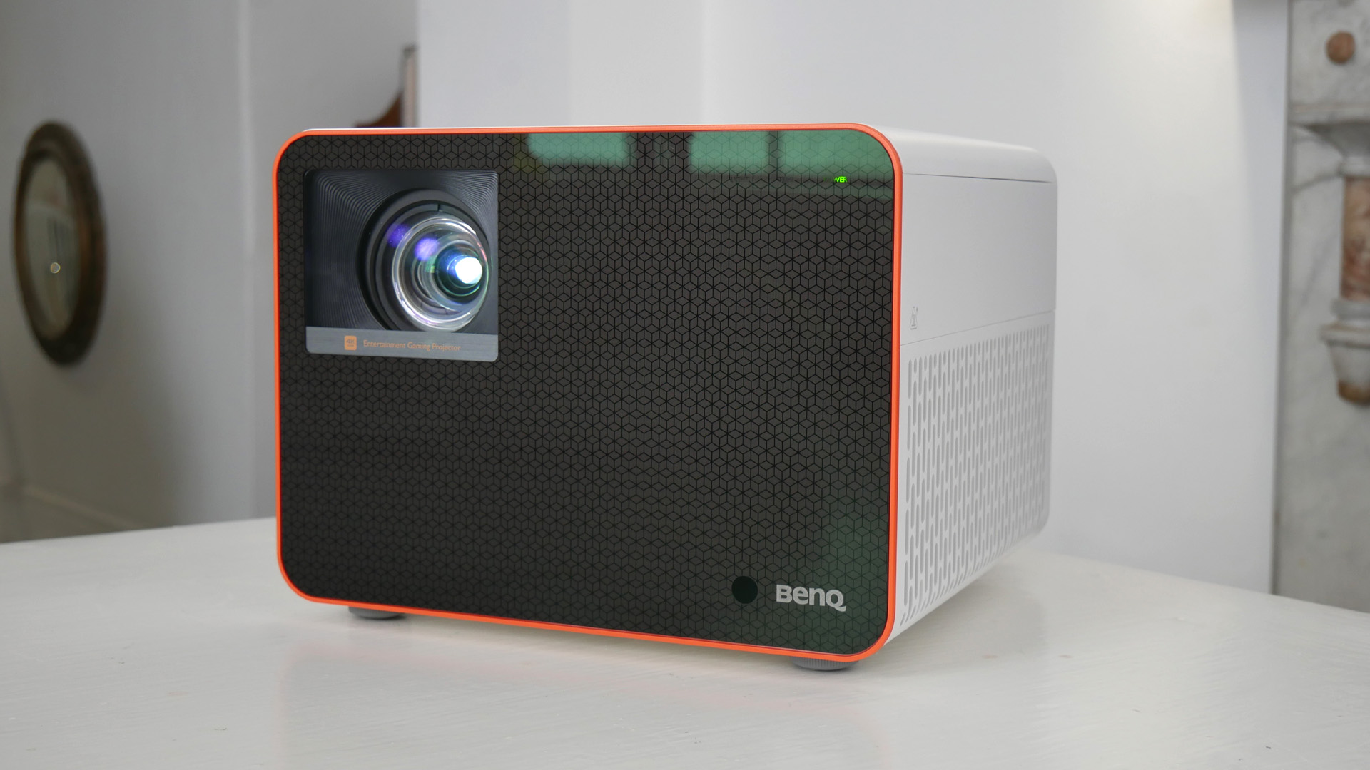 BenQ X3000i gaming projector