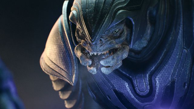 An imposing close up of an Elite with its mandibles open in the Halo TV show.