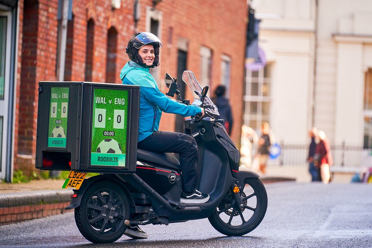 Deliveroo Delivers the Football ‘Roosults’ to the Nation
