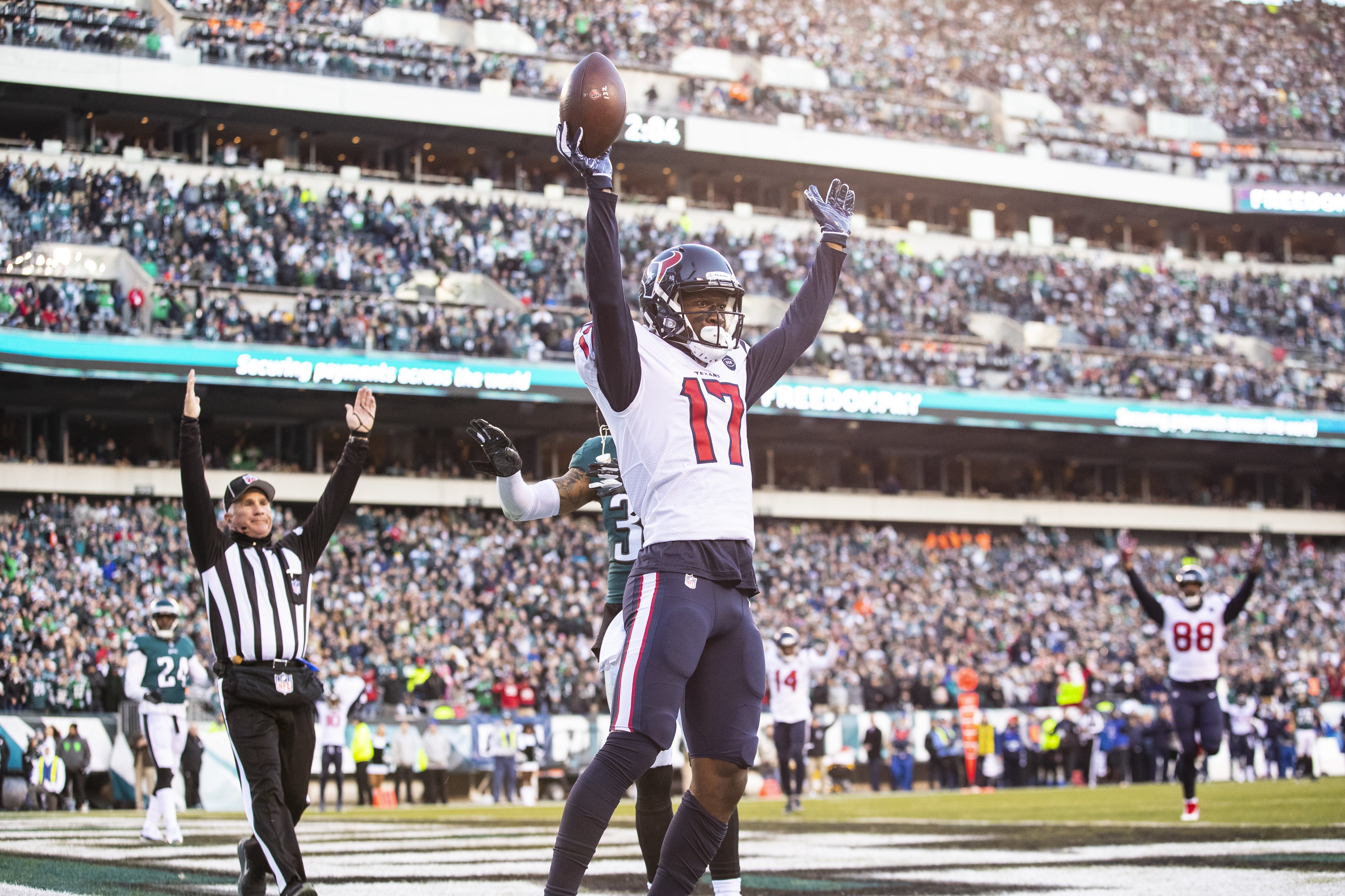  Vyncint Smith of the Houston Texans celebrates a touchdown against the Eagles