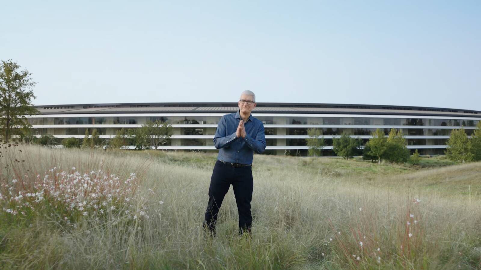 Tim Cook Says Apple Hiring Very Deliberately Amid Economic Uncertainty