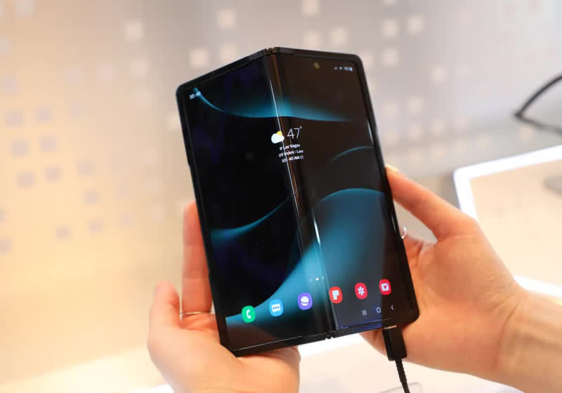 Samsung shows off 360-degree folding screen that could appear on the Galaxy Z Fold 5