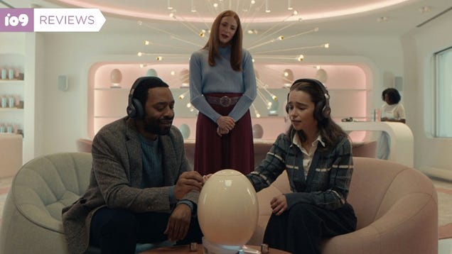 The Pod Generation Gives Emilia Clarke and Chiwetel Ejiofor a Challenging Sci-Fi Pregnancy