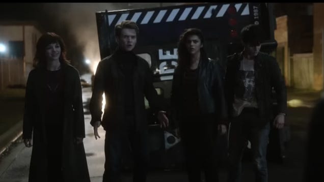 The CW’s Gotham Knights TV Series Looks CW-y as Hell