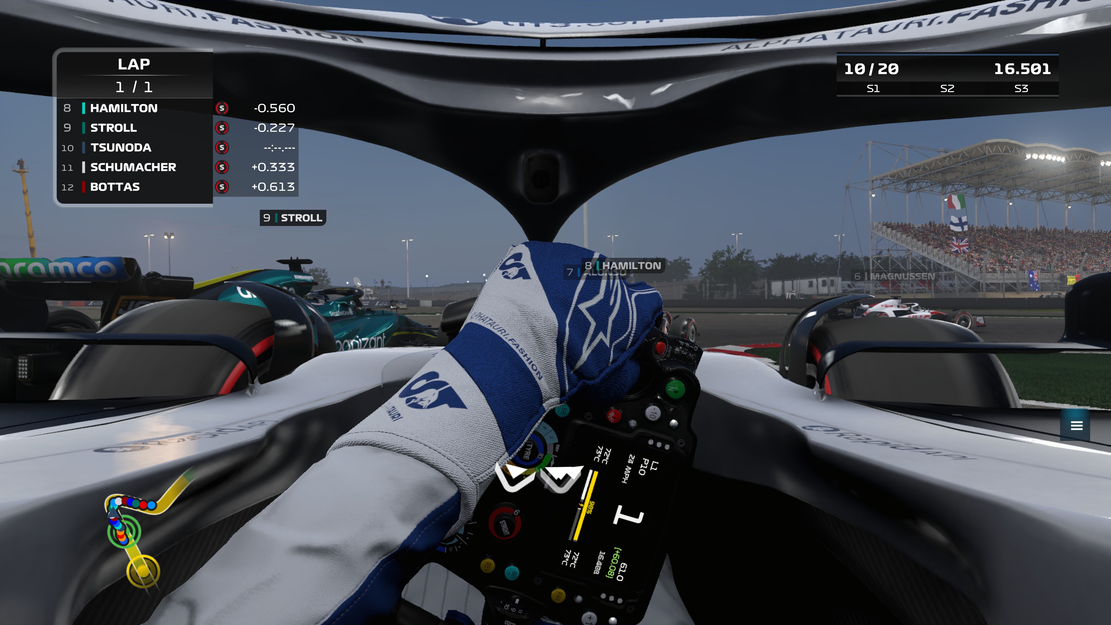 F1 2022 screenshots showing FSR 1.0 and FSR 2.2 differences
