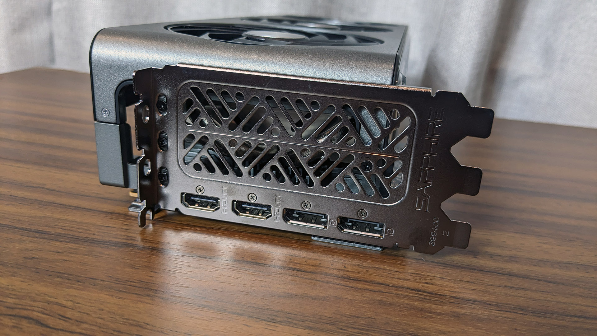 Sapphire Nitro+ Radeon RX 7900 XTX Vapor-X video outputs